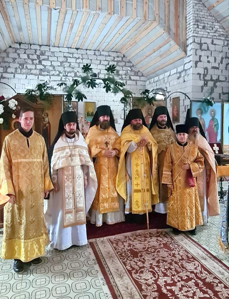 В Прощанской пустыни состоялась соборная Литургия монашествующих клириков Бобруйской епархии