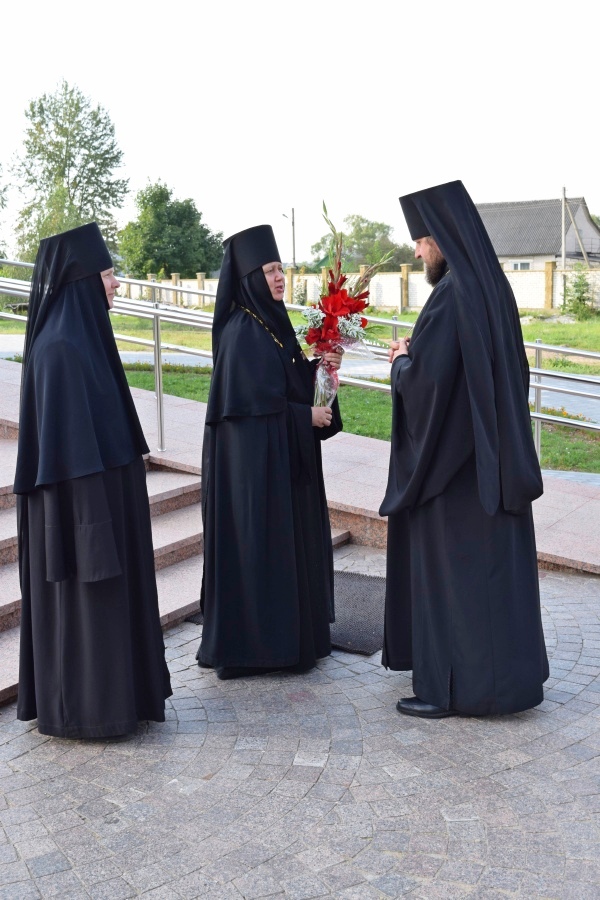Председатель Синодального отдела по монастырям, епископ Лидский и Сморгонский Порфирий, посетил  Свято-Благовещенский женский монастырь г. Слонима