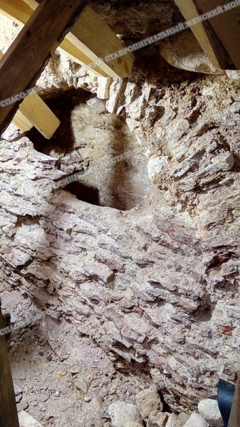 07-аркосолий в подземном храме.jpg