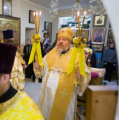 Архиепископ Гомельский и Жлобинский Стефан совершил Божественную литургию в Тихвинском монастыре Гомеля