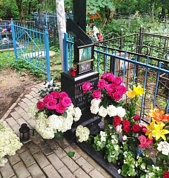 Насельницы Полоцкого Спасо-Евфросиниевского монастыря посетили могилу схиархимандрита Иоанна (Маслова) в день его памяти