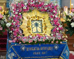 Вечером 19 мая в Успенском соборе Жировичского монастыря архиереи совершили праздничное всенощное бдение