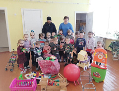 Лавришевский мужской монастырь Новогрудской епархии передал для воспитанников местного детского сада игрушки