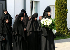 Богослужение Архиерейским чином на третий день праздника Пасхи Христовой в Спасском женском монастыре г. Кобрина