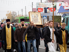 17 октября в городе Калинковичи состоялся ежегодный крестный ход с иконой Божией Матери «Юровичская-Милосердная»