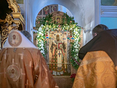 В Высоко-Петровском монастыре Москвы почтили память небесного покровителя обители святителя Петра Московского