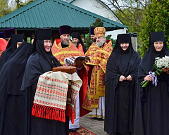 В день памяти святых жен-мироносиц в Мироносицком женском монастыре Бобруйска встретили престольный праздник
