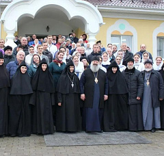 Епископ Пинский Георгий освятил жилой комплекс строящегося Покровского монастыря в агрогородке Святая Воля