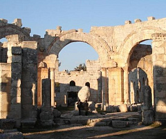 «Мертвые» монастыри Сирии: преподобный Марон Пустынник и его город