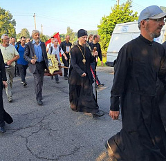 В 4-й день следования Всебелорусского крестного хода к участникам молитвенного шествия присоединился Предстоятель Белорусской Православной Церкви