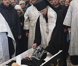 56-Патриарший Экзарх возглавил литургию в Ксениевском монастыре деревни Барань и совершил чин погребения игумении Василиссы (Медведь)