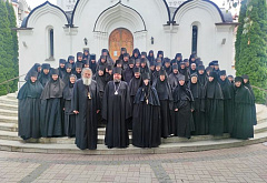 Председатель Синодального отдела по делам монастырей БПЦ епископ Порфирий посетил Елисаветинский женский монастырь в Минске