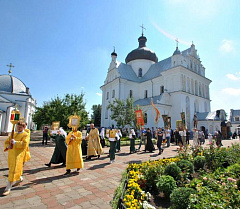 6 августа сестры Никольского монастыря Могилева приняли участие в крестном ходе, посвященном 30-летию прославления святителя Георгия (Конисского)