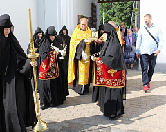 5 августа в Полоцкий Спасо-Евфросиниевский монастырь на несколько часов был доставлен ковчег с частицей мощей преподобного Сергия Радонежского