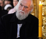 25-Отпевание и погребение архимандрита Кирилла (Павлова )  http://www.patriarchia.ru/db/text/4811922.html