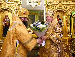 9 декабря в Никольском мужском монастыре Гомеля поздравили с днем рождения наместника обители епископа Амвросия