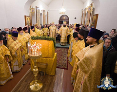 19 декабря архиепископ Гомельский и Жлобинский Стефан возглавил престольное торжество в Никольском мужском монастыре города Гомеля