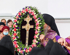 27 сентября, в праздник Воздвижения Креста Господня, архиепископ Феодосий возглавил престольные торжества в Спасо-Евфросиниевском женском монастыре