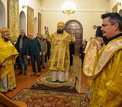 Ночной Литургией встретили гражданский новый год в Никольском мужском монастыре города Гомеля