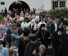 Святейший Патриарх Кирилл прибыл в Соловецкий монастырь [+ВИДЕО]