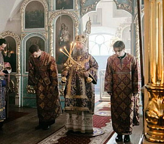 21 марта в Жировичском монастыре совершили благодарственный молебен по случаю годовщины епископской хиротонии Патриаршего Экзарха всея Беларуси Митрополита Вениамина