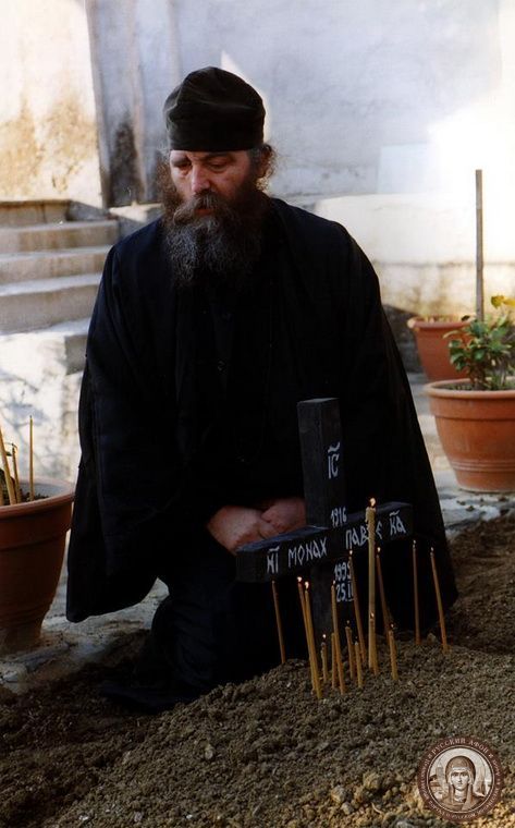 На Афоне состоялось погребение святогорского старца Василия Хиландарского